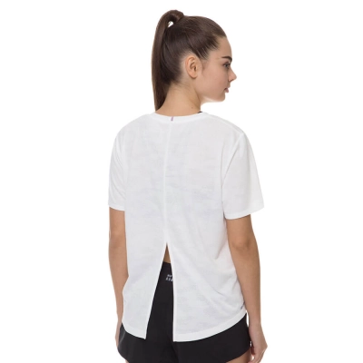 Camiseta New Balance Q Speed Jacquart Feminina - Branca