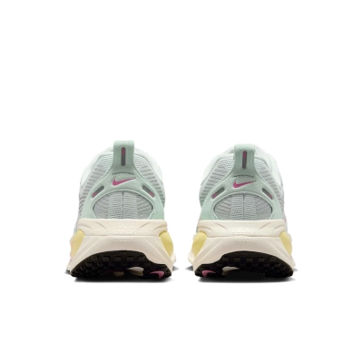 Tênis Nike Vomero 18 Feminino