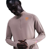 Camiseta Nike Manga Longa Stride Eliud Kipchoge Masculina